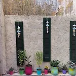 Annie\'S Home